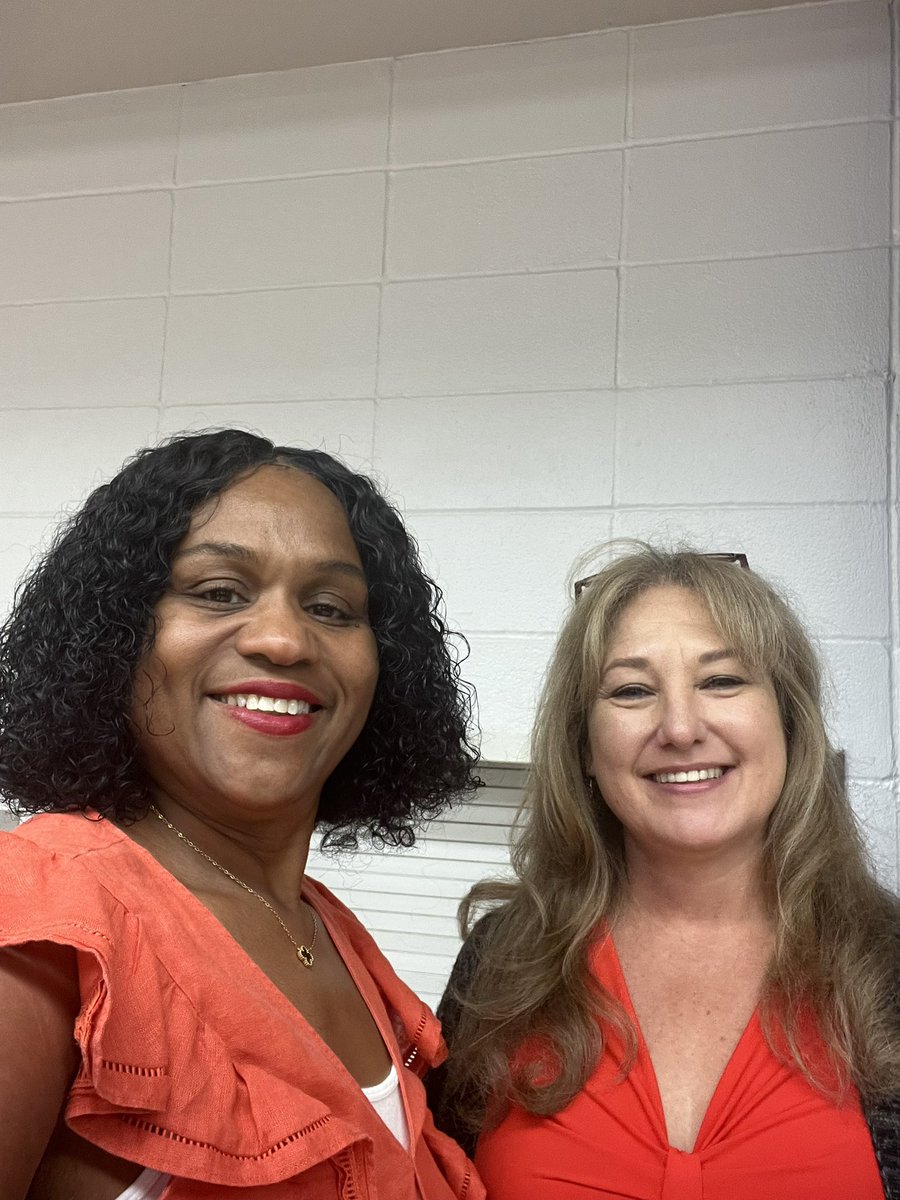 DonnaBolden10's tweet image. 🧡 We wore ORANGE for #UnityDay! Standing together for kindness, acceptance, and inclusion. #UnityDay2025 #WearOrange
@DMS_Vikings @FBISDCounselors