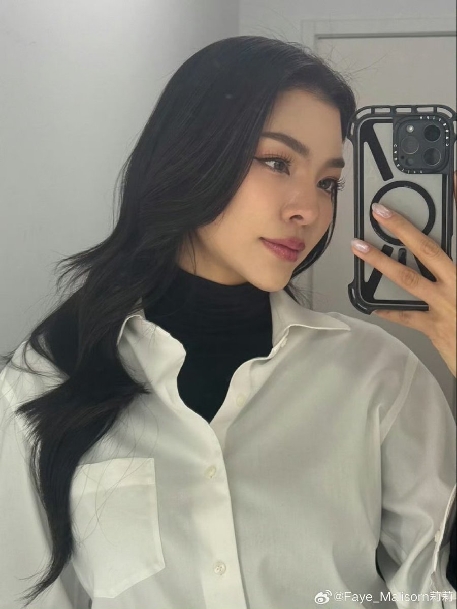 FAYE weibo update.

#FayePeraya新浪扫楼
#微博发布汇 #明星特别任务 #FayePeraya