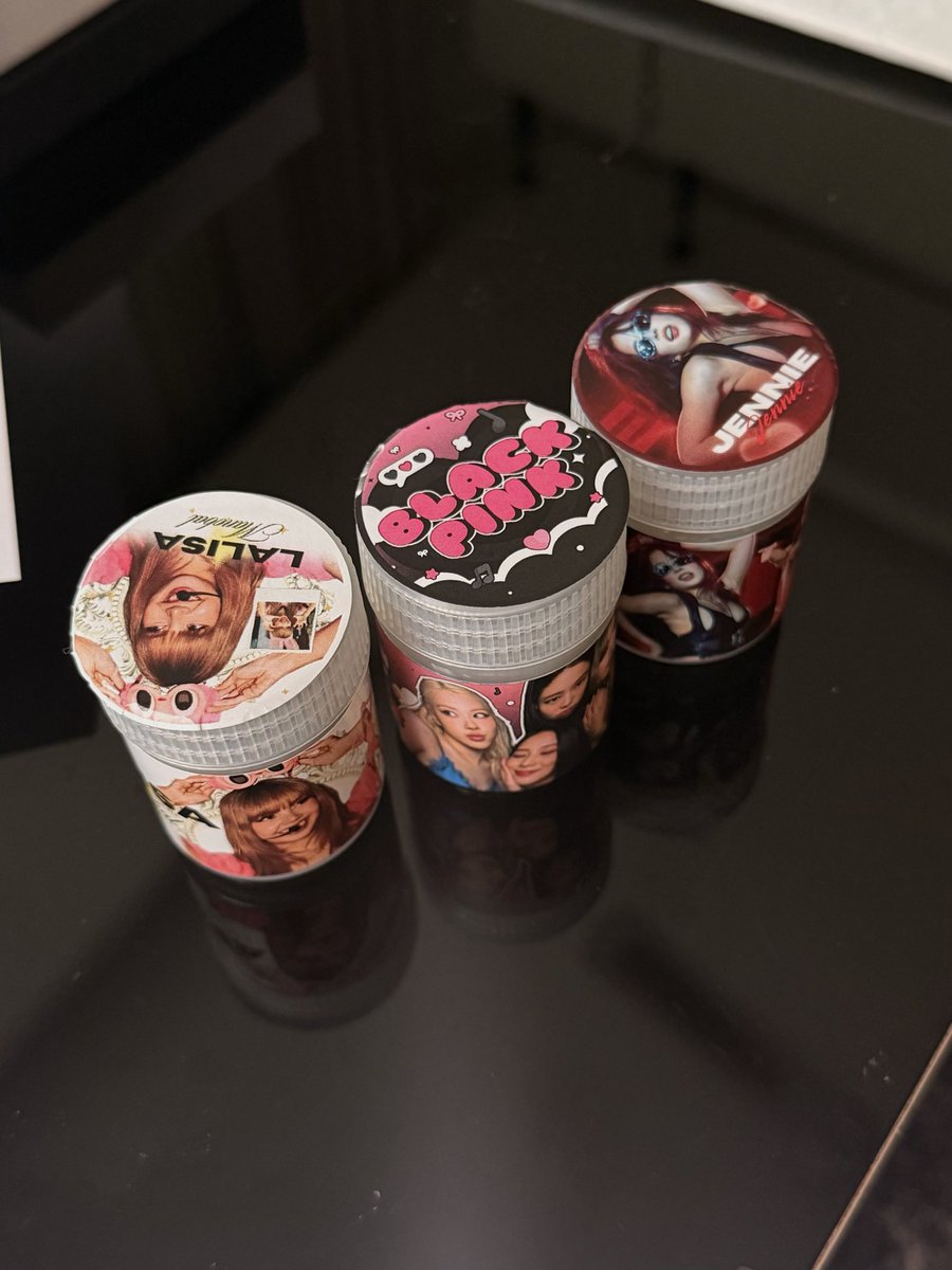 tinyangelcore's tweet image. แจก giveaway ยาดมหอมชื่นใจ👀💕
มี 3 ลายน้า 4 สาว , พี่เจนนี่ , ตะลิ้ด 

🗓️ Date/Time: 25-26 oct 5 โมงเป็นต้นไป
📍 Meet-up Spot: จะแจ้งอีกทีนะคะ 
RT โพสนี้ รับไปเลยย ทำมาลายละ 20 ชิ้นนะคะ 

#DEADLINE_IN_BANGKOK #BLACKPINK_DEADLINE_IN_BANGKOK