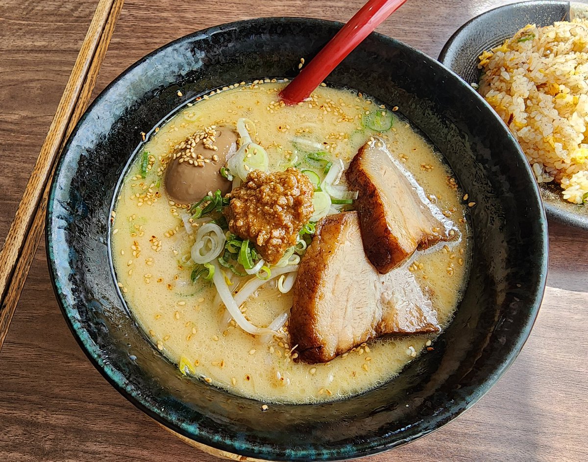 ode10265new's tweet photo. #山神山人@仙台市_六丁の目
《神戸らーめん　煮卵入り》

うまゃー🍥🍥🍥🤩
サラサラと食せ、しっかり旨味アリ🍜、
良いーですね‼️
美味しく腹パン🌟ご馳走さまでした！🤗

#宮城県　#仙台市　#ラーメン　#つけ麺 https://t.co/OT4xowzHSC
