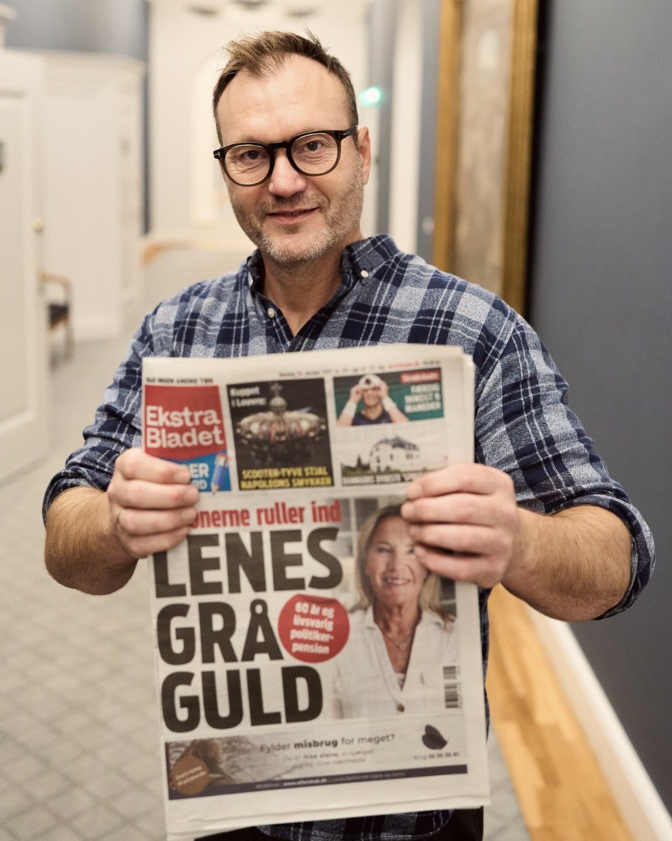 👉 VÆK MED POLITIKERNES SÆRREGLER 👈 
Det er grotesk at politikerne mener de har ret til  kunne gå på pension før resten af befolkningen. Det skal vi have et opgør med nu. 

For mens politikerne har besluttet at danskerne skal arbejde længere og længere, så har de fredet sig selv