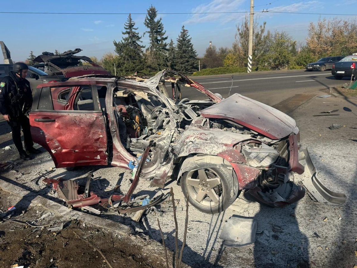 ChristopherJM's tweet image. Awful news. Olena Hubanova and Yevhen Karmazin, Ukrainian journalists working for TV channel Freedom, were killed in a Russian Lancet drone attack in Kramatorsk, according to the city’s mayor and local media reports.
The drone attack occurred while they were at a gas station.…
