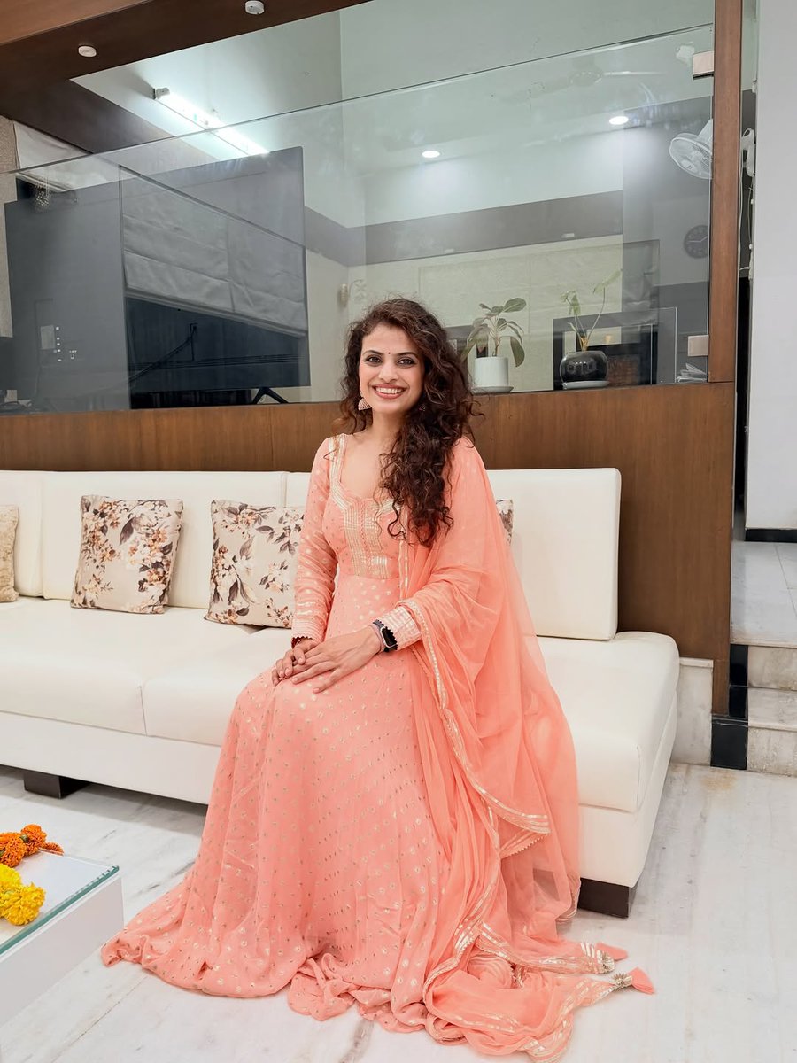 LavanyaLabel's tweet image. Radiating festive glow ✨ Our beautiful customer celebrating Diwali in Lavanya’s ’s ethnic charm!😍
👉🛍Tap to shop Best ethnic wear: lavanyathelabel.com
