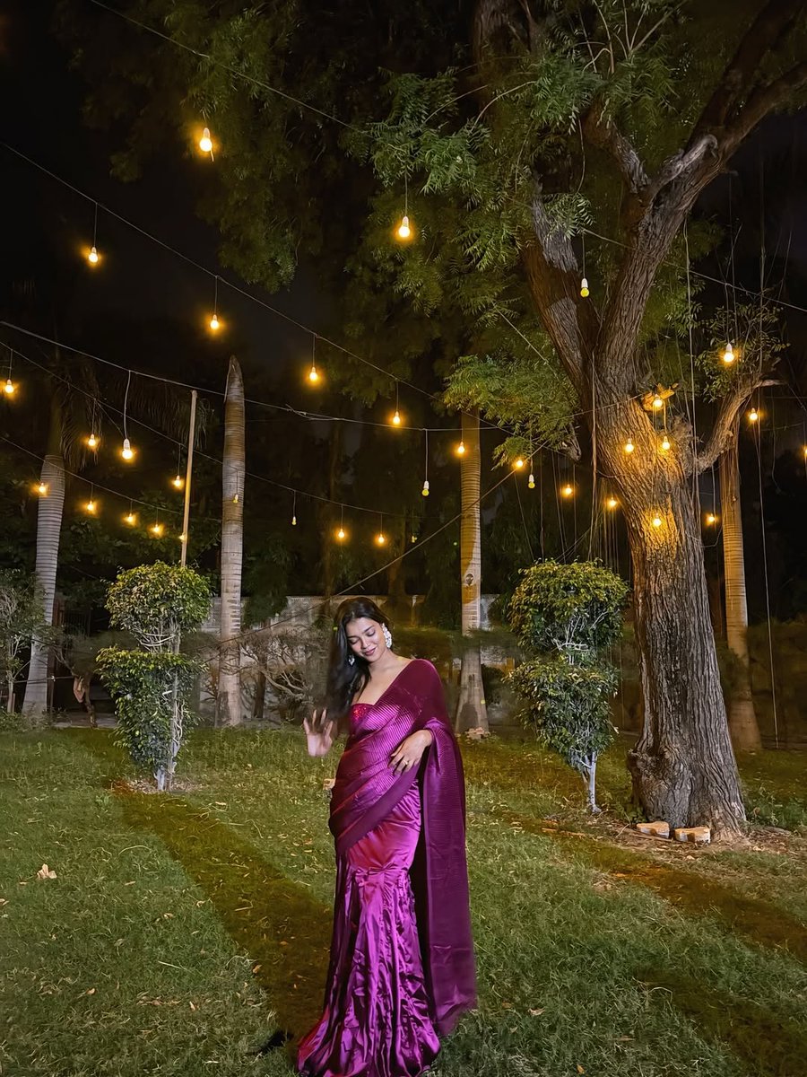 LavanyaLabel's tweet image. Radiating festive glow ✨ Our beautiful customer celebrating Diwali in Lavanya’s ’s ethnic charm!😍
👉🛍Tap to shop Best ethnic wear: lavanyathelabel.com