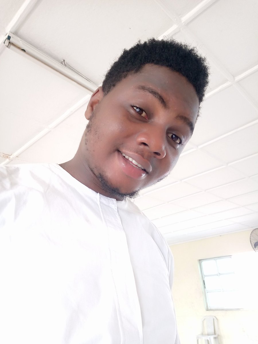 Strings2021's tweet image. A picture of you in 2019👇

Let&apos;s have it!😉