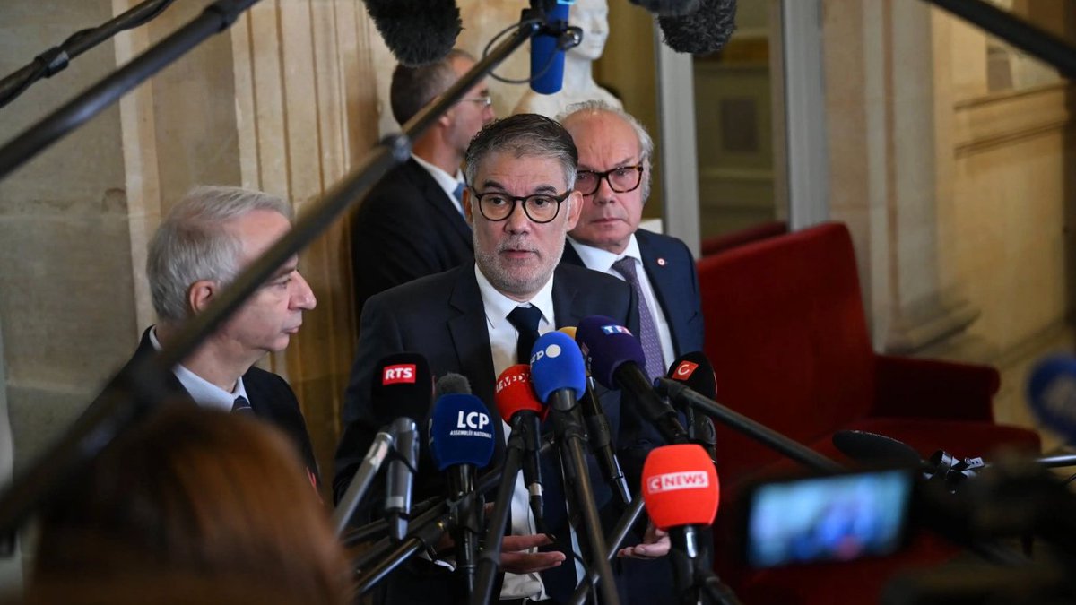 Front Populaire (@frontpopoff) on Twitter photo ✒️ « En croyant sauver leurs sièges, les derniers survivants du PS nous offrent un piètre spectacle de politique politicienne » 
À lire ici 👇
frontpopulaire.fr/opinions/conte… ✒️ « En croyant sauver leurs sièges, les derniers survivants du PS nous offrent un piètre spectacle de politique politicienne » 
À lire ici 👇
frontpopulaire.fr/opinions/conte…