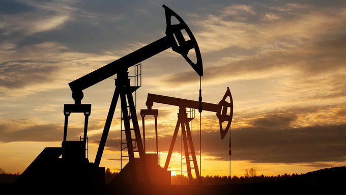 النفط يرتفع بأكثر من 5% بعد العقوبات الأميركية والأوروبية ضد #روسيا 