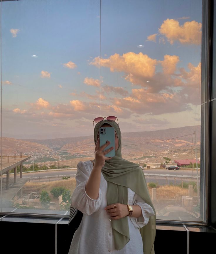 DuaZaraaA's tweet image. Good afternoon! Embrace the afternoon vibes and let positivity guide you through the rest of the day.....
Good Afternoon X Creator's 🌞🌞
