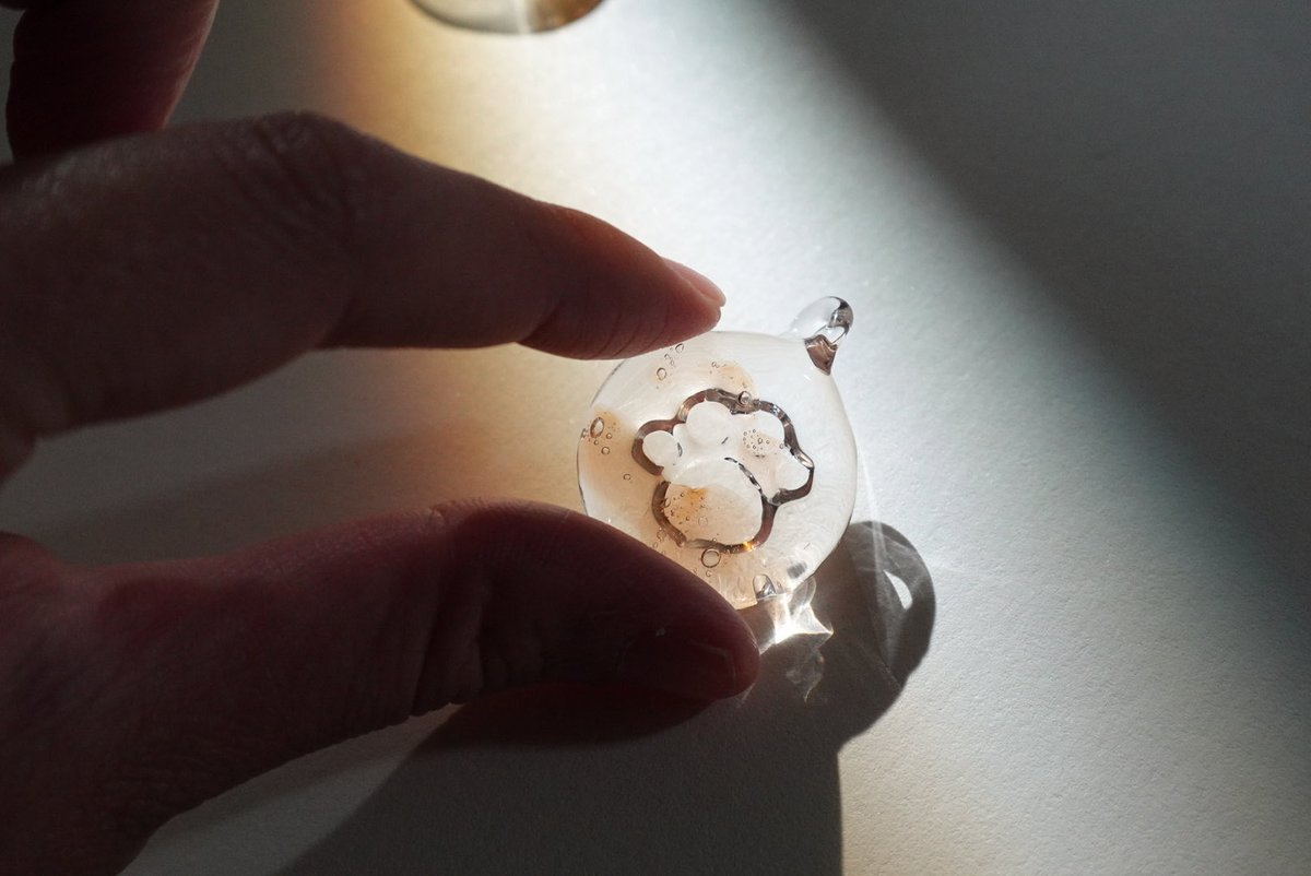 今日は肉球ペンダントを作りましたー
指輪体験のオプションで作ることができます！
わんちゃんやねこちゃんを飼っている方、いかがですか？？

tol-app.jp/s/cocoroirogla…