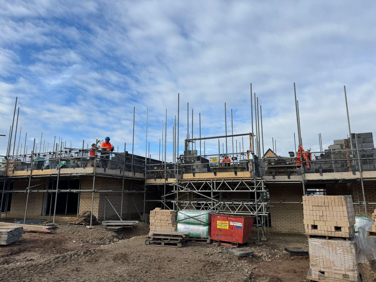 nfbuilders's tweet image. Members of our team have visited Lindum Group.

Rob and Herman gave a tour of their business park, including a joinery department delivering standout restoration.

We then visited their latest development in Lincoln, where Phil shared insight on the challenges facing builders.