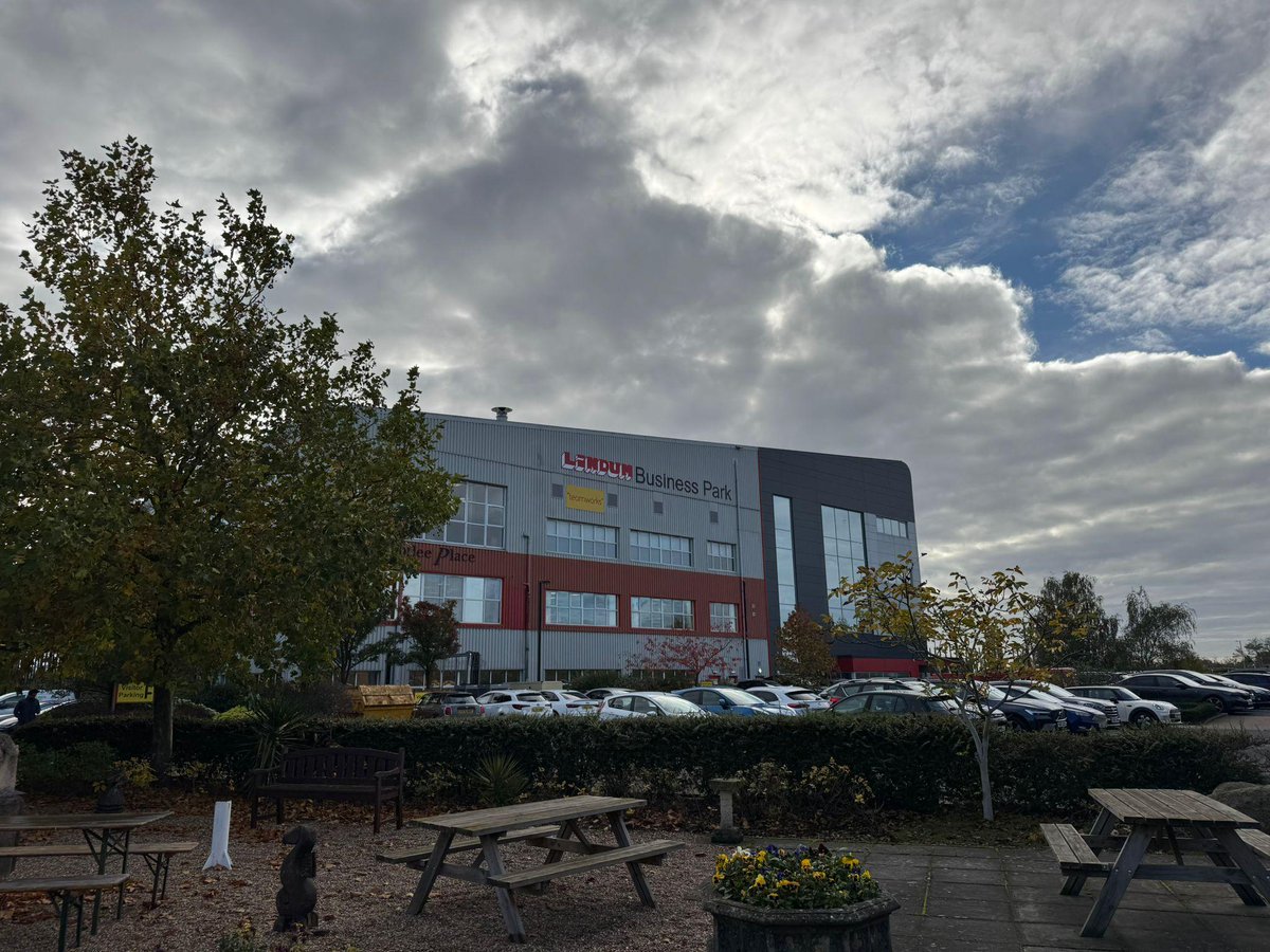 nfbuilders's tweet image. Members of our team have visited Lindum Group.

Rob and Herman gave a tour of their business park, including a joinery department delivering standout restoration.

We then visited their latest development in Lincoln, where Phil shared insight on the challenges facing builders.