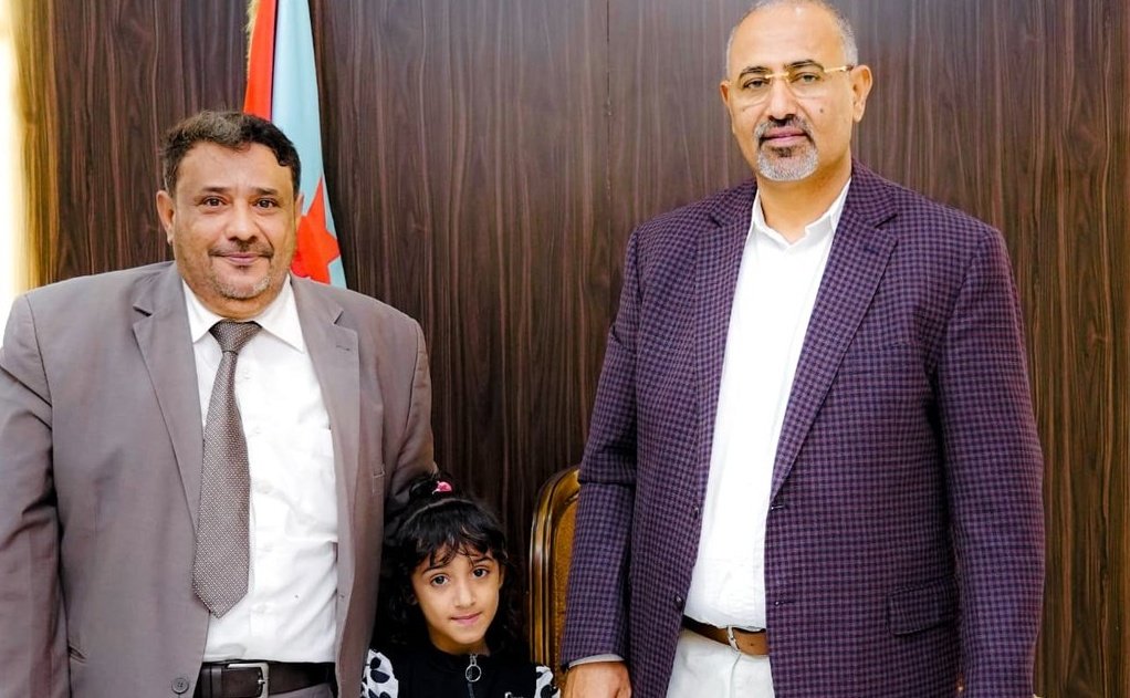 النهدي 
امجد خالد
حزب الإصلاح 
تكتل بن دغر 

كل تلك المكونات مزيج من قطر و تركيا شي عبر علي محسن لحمر و شي عبر الإخوان المسلمين دايركت و شي عبر تركيا

ما يجمع اولئك بمن يدعمهم أنهم ضد استقلال أو استعادة دوله الجنوب 

ويجب أن يحشد #الانتقالي شركاه لتشكيل جبهة جنوبية 
م/علي المصعبي