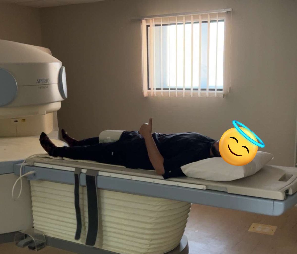 titaniummoha's tweet image. اسعاف مسعوف 🥲.