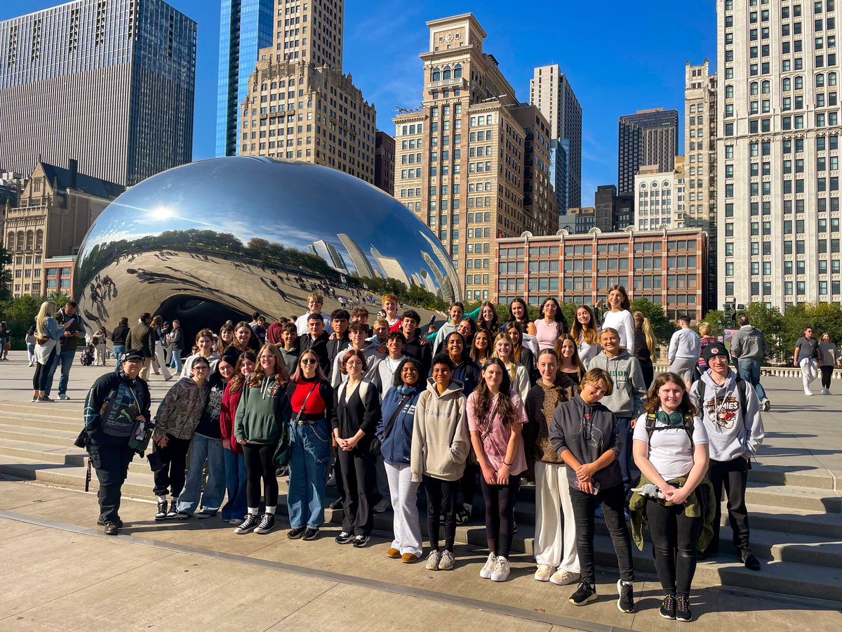 JenisonSchools's tweet image. Last Friday the Jenison High School Art and French departments took 40 students, including 15 exchange students, to Chicago! Their annual trip stopped at Millennium Park, the Art Institute of Chicago, a French cafe, and an architecture boat tour! #ReadyToSucceed