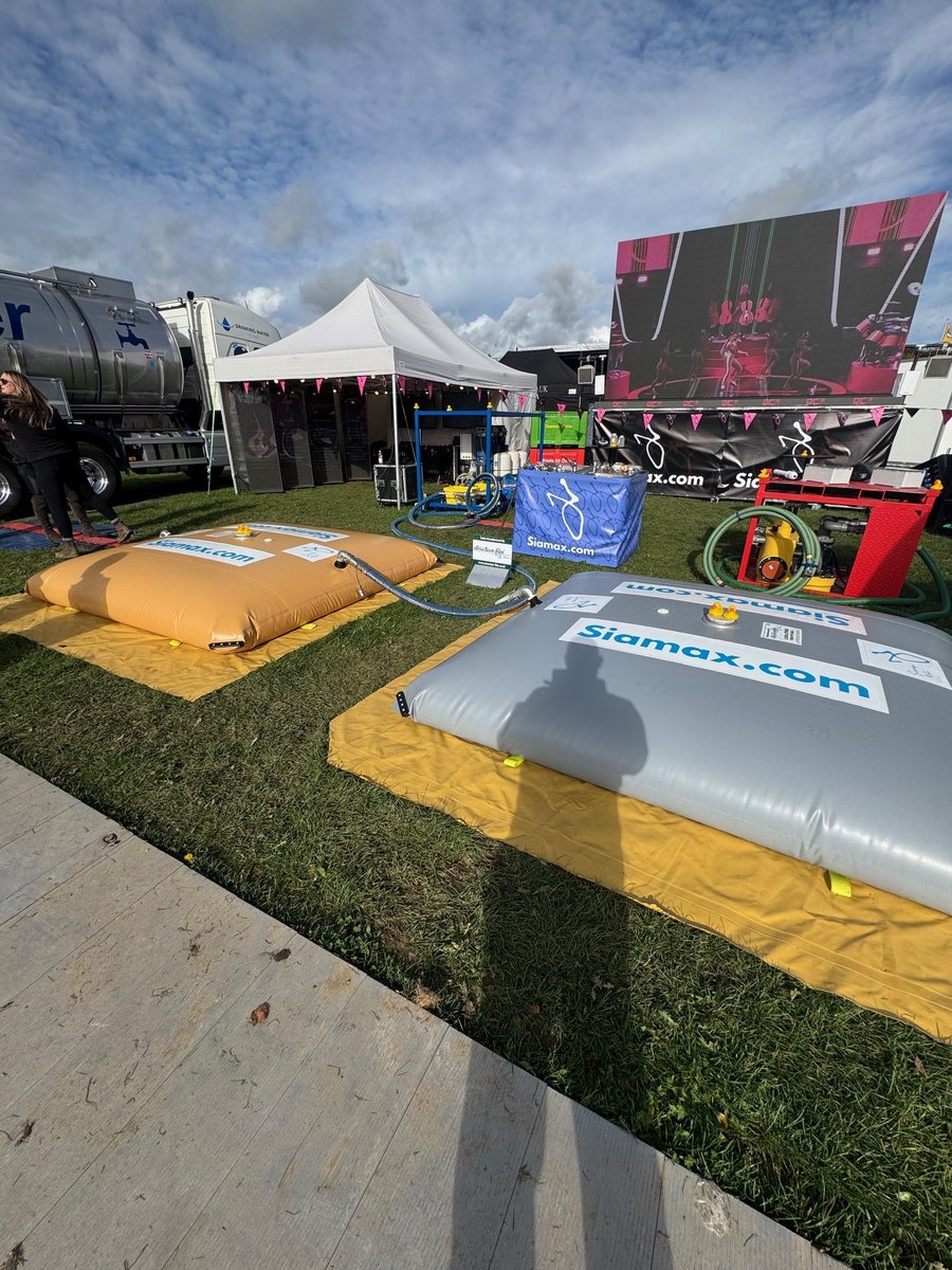 Structure_flex's tweet image. Great to see our client Siamax showcasing our pillow tanks at The Showman's Show!
Our flexible water storage tanks are looking fantastic on Stand 225, Avenue C - the perfect solution for large-scale events.
Wishing the Siamax team a great couple of days at the show! 👏
