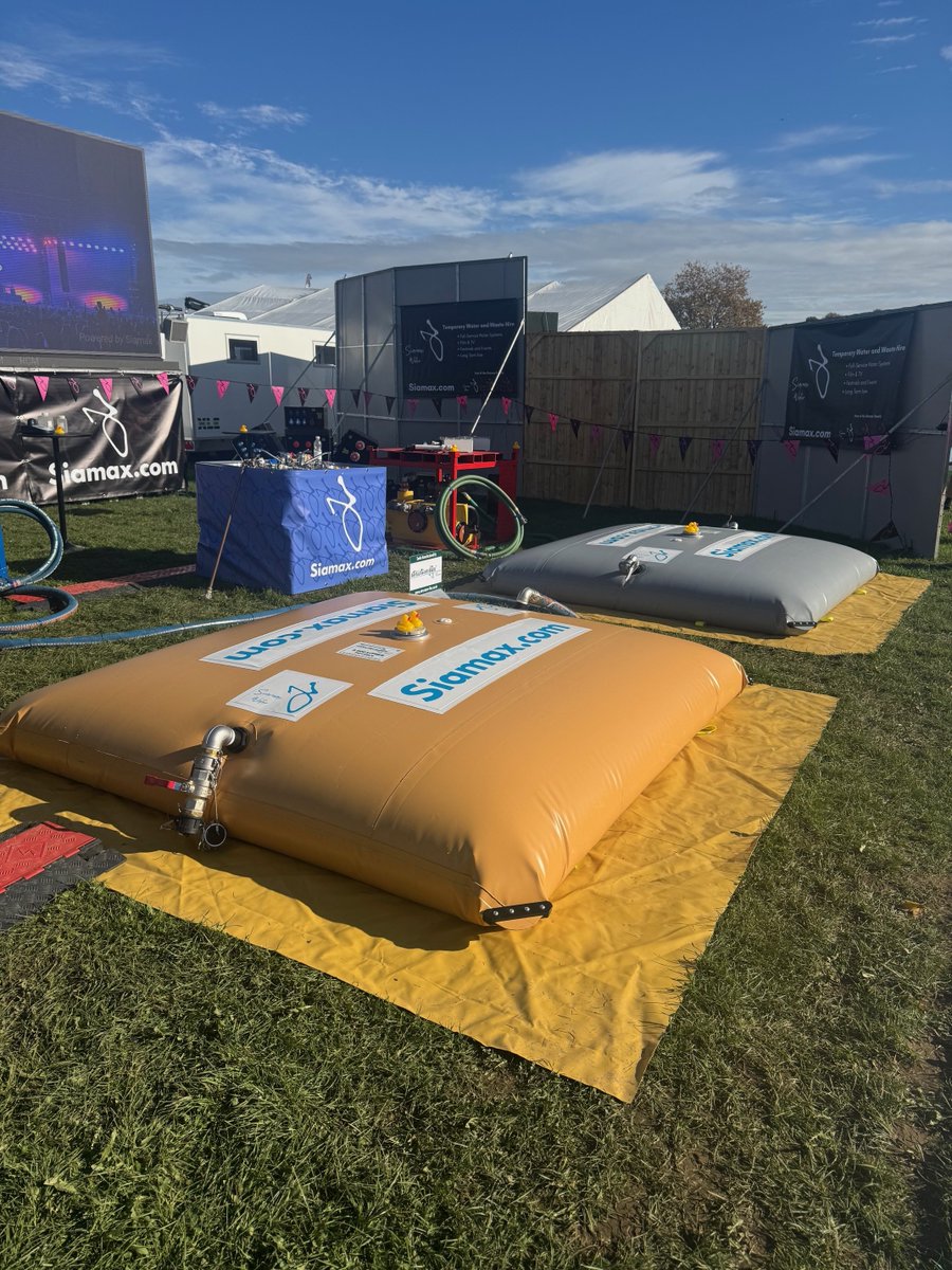 Structure_flex's tweet image. Great to see our client Siamax showcasing our pillow tanks at The Showman's Show!
Our flexible water storage tanks are looking fantastic on Stand 225, Avenue C - the perfect solution for large-scale events.
Wishing the Siamax team a great couple of days at the show! 👏