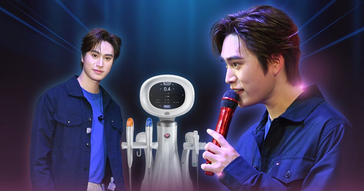 AllNews_th's tweet photo. รมย์รวินท์คลินิกจัดเต็ม! เสิร์ฟความสุขสุดเอ็กซ์คลูซีฟ "The New Gen Exclusive with Gemini" แฟนคลับฟินใกล้ชิด "เจมีไนน์ นรวิชญ์"  เนรมิตปาร์ตี้ริมสระสุดชิลล์

#Gemini_NT 
#TheNewGenExclusiveXGemini 
#Romrawin #Romrawinclinic 
#รมย์รวินท์ #รมย์รวินท์คลินิก 
#Forthebetteryou

🔗 https://t.co/OCngqgqhWt
รมย์รวินท์ คลินิก  (Romrawin Clinic) พาลูกค้าคนสำคัญ ไปร่วมงานเปิดตัวพรีเซนเตอร์คนแรกของ โปรแกรม Ultra 4D Lift  อย่าง "เจมีไนน์ – นรวิชญ์ ฐิติเจริญรักษ์" ในงาน “The New Gen Exclusive with Gemini” ที่เต็มไปด้วยความอบอุ่นและรอยยิ้ม ภายใต้คอนเซปต์ “Hawaiian Pool Party” สุดชิลล์ริมสระน้ำ ณ TRIBE SKY BEACH CLUB @ EMSPHERE ใจกลางกรุงเทพฯ

บรรยากาศภายในงานเป็นไปอย่างสนุกสนานและเป็นกันเอง แฟน ๆ ที่เข้าร่วมงานต่างตื่นเต้นกับช่วงเวลาสุดพิเศษที่กลายเป็นแดนแห่งความสุขของเหล่าแฟนคลับ

ไฮไลต์ของงานอยู่ที่การแสดงสุดพิเศษจาก "เจมีไนน์ นรวิชญ์" ที่มาพร้อมทั้งเสียงร้องคุณภาพและการเต้นที่เต็มเปี่ยมไปด้วยพลัง มอบความสุขให้แฟน ๆ อย่างเต็มอิ่ม พร้อมทั้งร่วมกิจกรรมเล่นเกมสุดน่ารักที่เรียกเสียงหัวเราะและรอยยิ้มได้อย่างต่อเนื่อง

ผู้โชคดีจากกิจกรรมยังได้รับของที่ระลึกสุดลิมิเต็ดจากเจมีไนน์และรมย์รวินท์คลินิก รวมถึงโอกาสถ่ายภาพคู่แบบใกล้ชิด เพื่อเก็บโมเมนต์แห่งความสุขนี้กลับบ้านไปเป็นความทรงจำอันล้ำค่า งานนี้จึงเต็มไปด้วยพลังบวกและความน่ารักที่ทุกคนต่างพูดเป็นเสียงเดียวกันว่าฟินทุกโมเมนต์ การจัดงาน “The New Gen Exclusive with Gemini” ในครั้งนี้ จึงไม่ได้เป็นเพียงกิจกรรมพบปะแฟน ๆ เท่านั้น แต่ยังเป็นโอกาสในการเชื่อมความสัมพันธ์ระหว่างแบรนด์กับลูกค้าผ่านประสบการณ์ที่อบอุ่นและเป็นกันเอง ตามสไตล์ของรมย์รวินท์คลินิกที่ให้ความสำคัญกับทุกความรู้สึกของลูกค้า

กิจกรรมนี้ยังได้นำเสนอ เทคโนโลยีความงามที่ได้รับความนิยมในกลุ่มคนที่ใส่ใจการดูแลตัวเองและต้องการยกกระชับปรับรูปหน้าโดยไม่ต้องผ่าตัด เหมาะสำหรับผู้ที่เริ่มมีปัญหาผิวหย่อนคล้อย และต้องการฟื้นฟูคอลลาเจนให้ผิวกลับมาแน่น ยืดหยุ่น และดูอ่อนวัย

การที่ "เจมีไนน์ นรวิชญ์" มารับหน้าที่เป็นพรีเซนเตอร์คนแรกของโปรแกรมนี้ สะท้อนภาพลักษณ์ของคนรุ่นใหม่ที่ใส่ใจดูแลตัวเอง มีบุคลิกมั่นใจและสดใส 

รมย์รวินท์ คลินิก  (Romrawin Clinic) ยังคงยืนหยัดในมาตรฐานการให้บริการด้านผิวพรรณและความงาม โดยให้ความสำคัญกับการให้บริการอย่างมีประสิทธิภาพ ด้วยเทคโนโลยีทางการแพทย์ที่ได้รับการรับรองมาตรฐาน พร้อมบุคลากรทางการแพทย์ที่มีความสามารถในการดูแลผิวและการปรับรูปหน้าอย่างเข้าใจในความต้องการของแต่ละบุคคล

รมย์รวินท์คลินิกขอขอบคุณทุกการสนับสนุนจากลูกค้าที่มอบความไว้วางใจในโปรแกรม Ultra 4D Lift และบริการด้านความงามอื่น ๆ ที่คลินิกมุ่งมั่นพัฒนาอย่างต่อเนื่อง

สำหรับผู้ที่พลาดกิจกรรมพิเศษในครั้งนี้ไป รมย์รวินท์คลินิกยังมีเซอร์ไพรส์และกิจกรรมอีกมากมายรอให้ทุกคนมาร่วมสนุกในเร็ว ๆ นี้ สามารถติดตามข่าวสารและโปรโมชั่นพิเศษได้ทุกช่องทางของรมย์รวินท์คลินิก ทั้ง Facebook, Instagram, LINE Official และเว็บไซต์หลักของคลินิก

อ่านต่อได้ที่ : https://t.co/fHzXOqQOd7