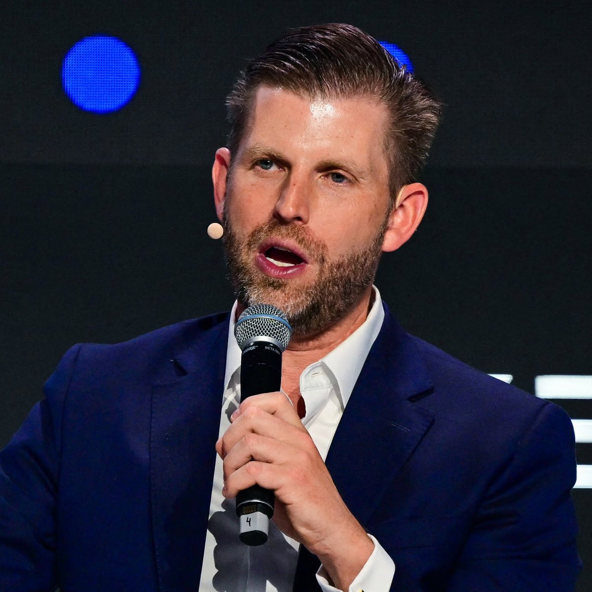 Coinvo's tweet image. BULLISH:

🇺🇸 Eric Trump says Bitcoin will hit $200,000 this year!