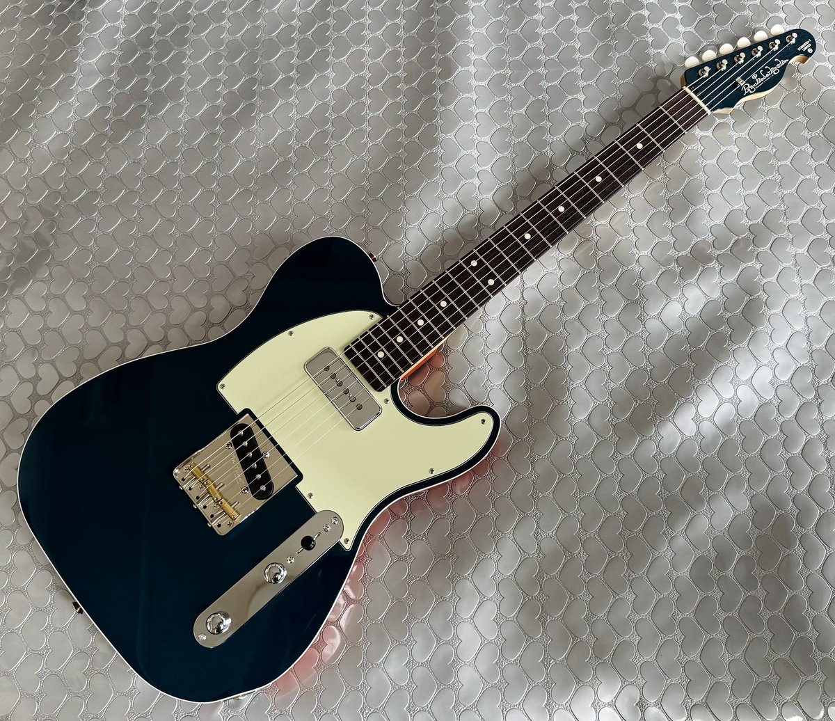11本限定
Psychederhythm
Blue Zanzibar MetallicのStandard-T
2本目が完成し
長野県に在ります
『島村楽器 イオンモール須坂店』にて
発売いたします！

shimamura.co.jp/shop/nagano/

本機は既に昨日(22日・水)
納入を済ませておりますので
お近くにお住まいの方は
是非！チェックください。
