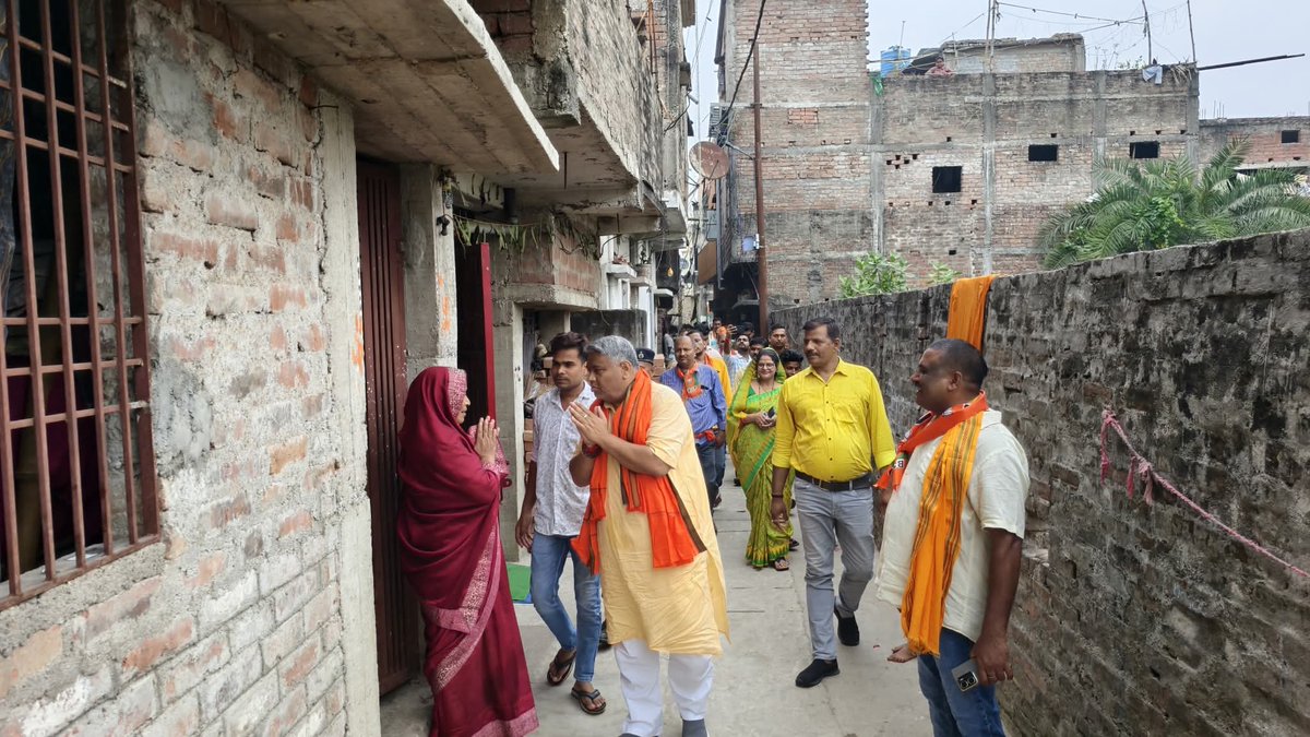 kundansinghbjp's tweet photo. 📍 नगर में जनसंपर्क..!!!!
आज रतनपुर वार्ड नं० 20, 21 एवं चट्टी रोड में जनता जनार्दन के बीच जनसंपर्क किया ।
हर गली, हर वार्ड से आ रही है एक ही आवाज़
फिर से NDA, फिर से विकास!
जय भाजपा, जय NDA
@TawdeVinod @girirajsinghbjp @BJP4Bihar Bihar
#क्रमांक_2 #KundanKumar #Begusarai https://t.co/HDWL3y7JOy