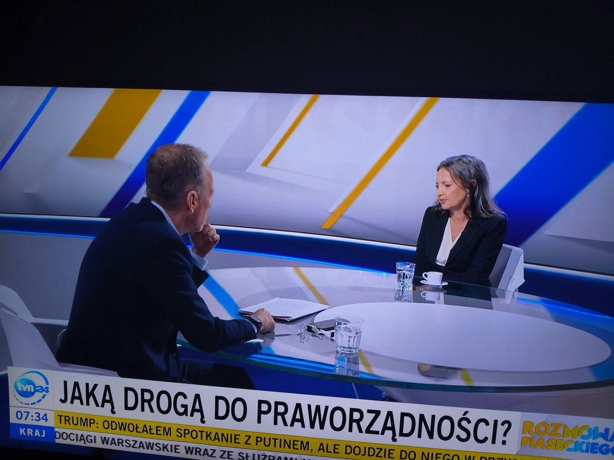 Konia z rzędem dla tego, kto wyjaśni, jaki jest sens zapraszać do wywiadu partyjną sędzię PiS koleżaneczkę Ziobry?