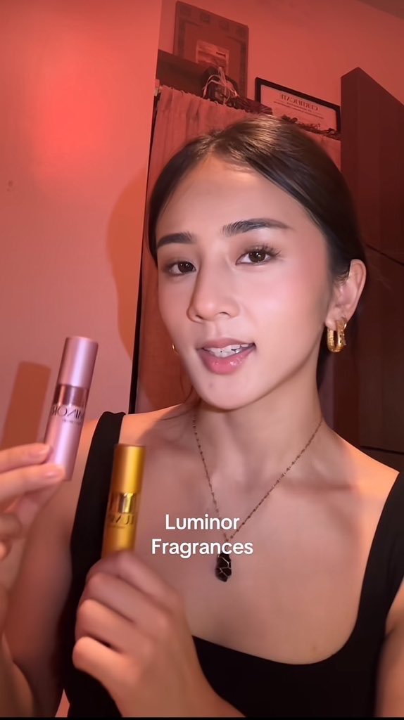 HyGabOFC's tweet image. ᯓᡣ𐭩 HYACINTH GRWM 🪻

ICYMI: #HyacinthCallado just dropped a new TikTok — a Get Ready With Me featuring her daily fragrance and thoughts about life.

Don’t forget to engage — If you can, check it out too! 💙✨

🔗: vt.tiktok.com/ZSUWmW1qp/