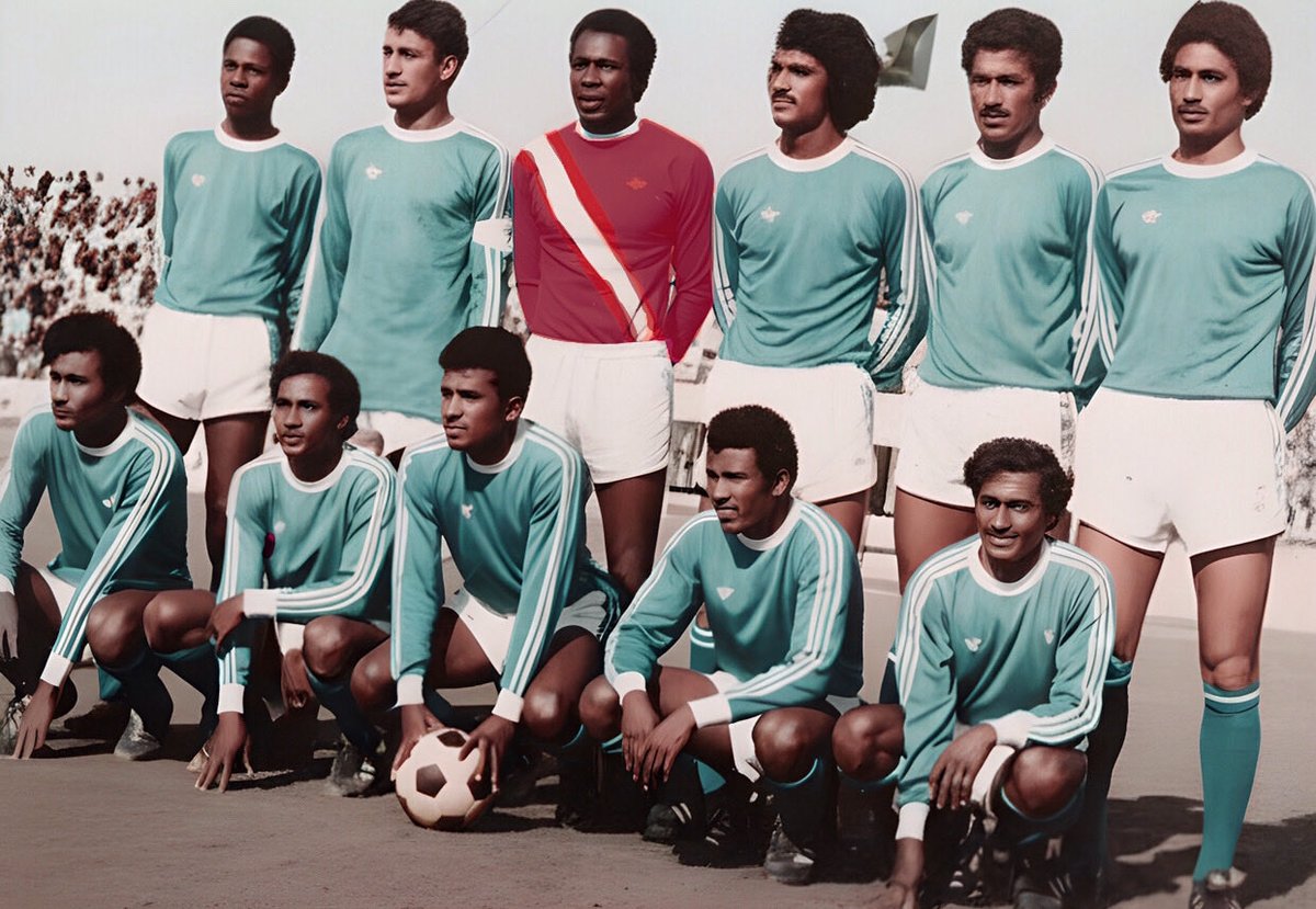 النادي الأهلي على ملعب الملز بالرياض عام ١٣٩٦هـ