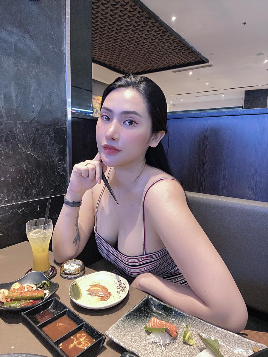 CoryJim323768's tweet photo. Mời cậu ăn phở tái, để cậu ăn phải tớ https://t.co/LJiuRZdv8L