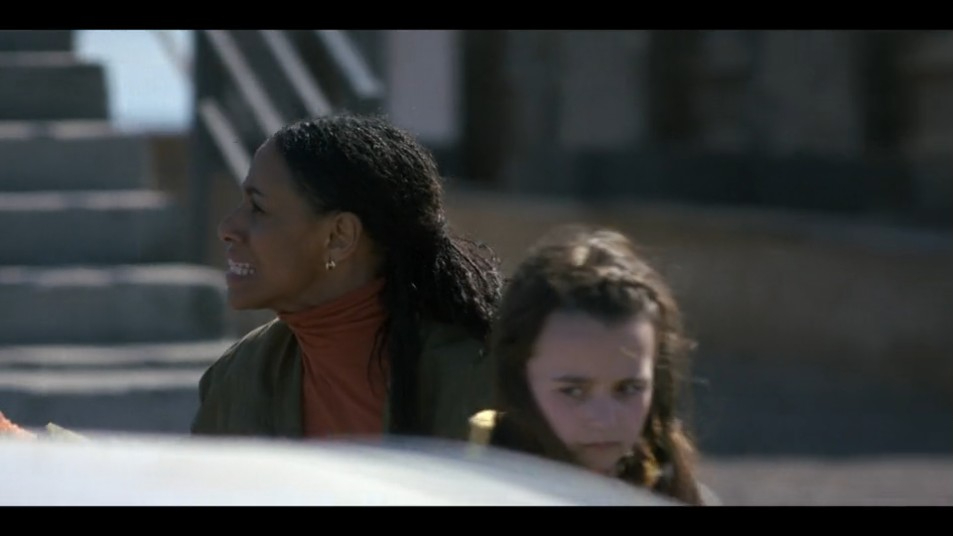 JavaJunkie91's tweet image. "Hello Tali." *shoots bad guy*

"Is he dead?"

"No, it was a sleeping dart, right?"

"Right."

"Then why can't I see?"

"Because there is blood everywhere."

Martine's parenting skills are on point 🤣

#TonyandZiva