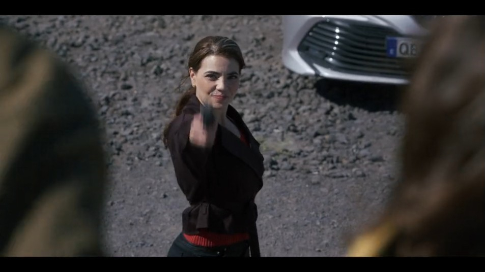 JavaJunkie91's tweet image. "Hello Tali." *shoots bad guy*

"Is he dead?"

"No, it was a sleeping dart, right?"

"Right."

"Then why can't I see?"

"Because there is blood everywhere."

Martine's parenting skills are on point 🤣

#TonyandZiva