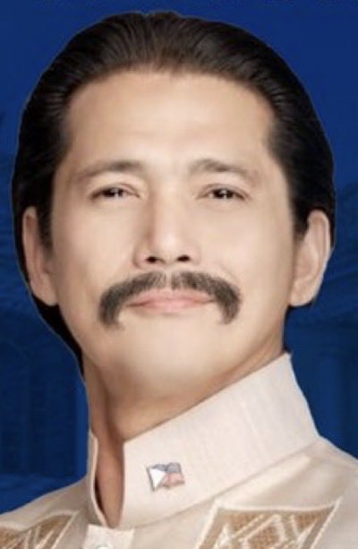 If someone asked me whether stupidity bordering on debility can be recognized in a photo, I would answer with a resounding yes.