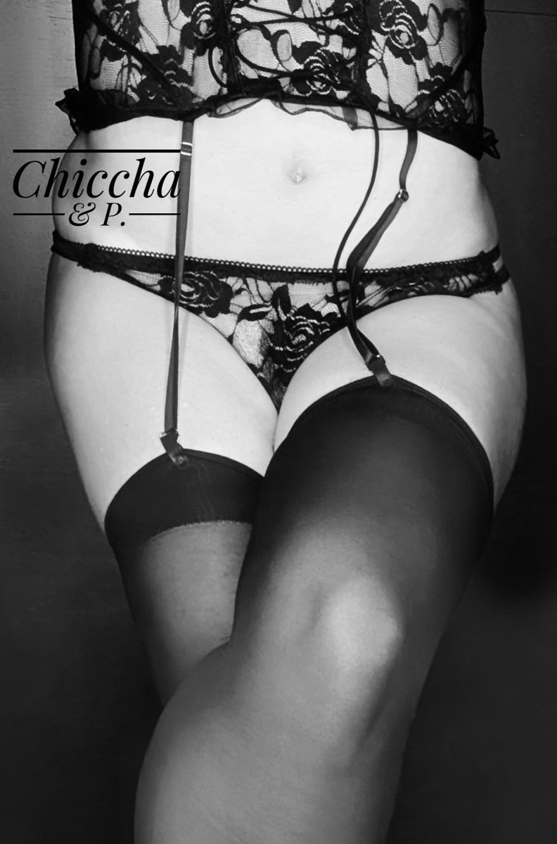 #giovedìgnocca è il mio confine sottile: mostro quanto basta sperando di intrigare.  
Il resto… resta un privilegio per chi sa meritarselo. 🔥  
#hotwife #Esibizione #moglie #voglie