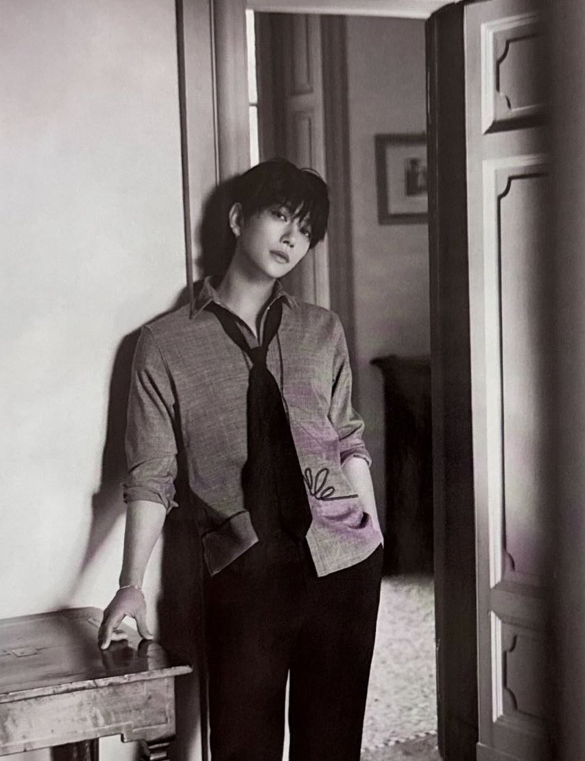 foo_shua's tweet image. the loose tie and unbuttoned shirt?🫠😵💫