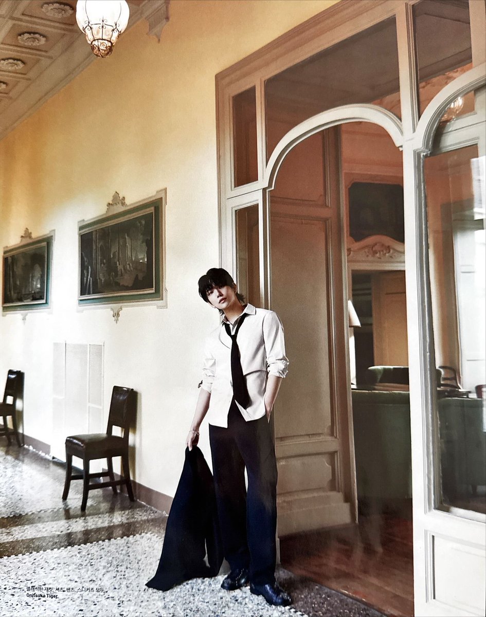 foo_shua's tweet image. the loose tie and unbuttoned shirt?🫠😵💫