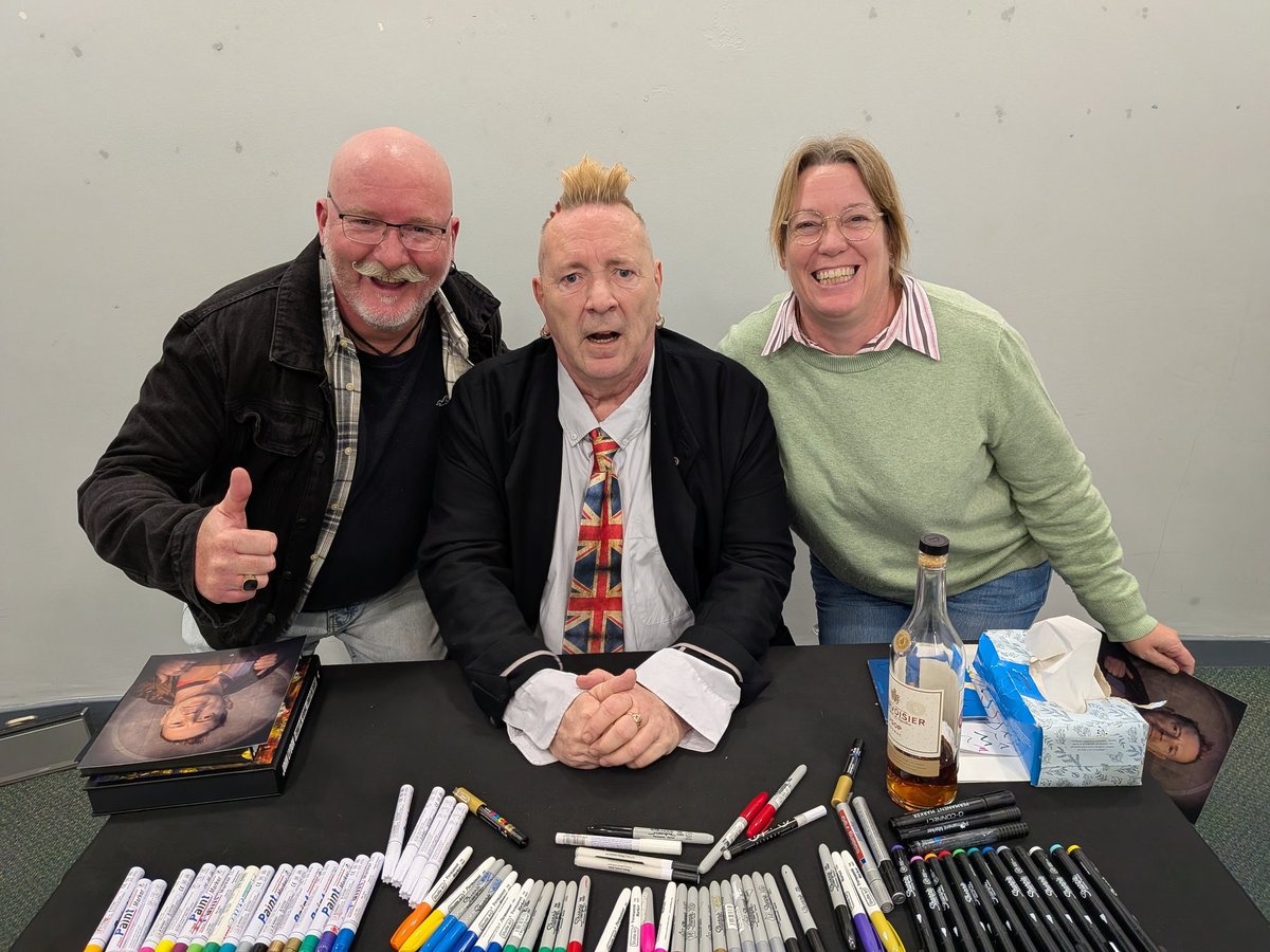 Wow what a gent <a href="/lydonofficial/">John Lydon Official</a>  Exactly what I hoped for. 

Opinionated - most of which I agree with
Rebellious 
Outspoken
But most importantly honest
I could have listened to him talk for hours #alwaysapunk