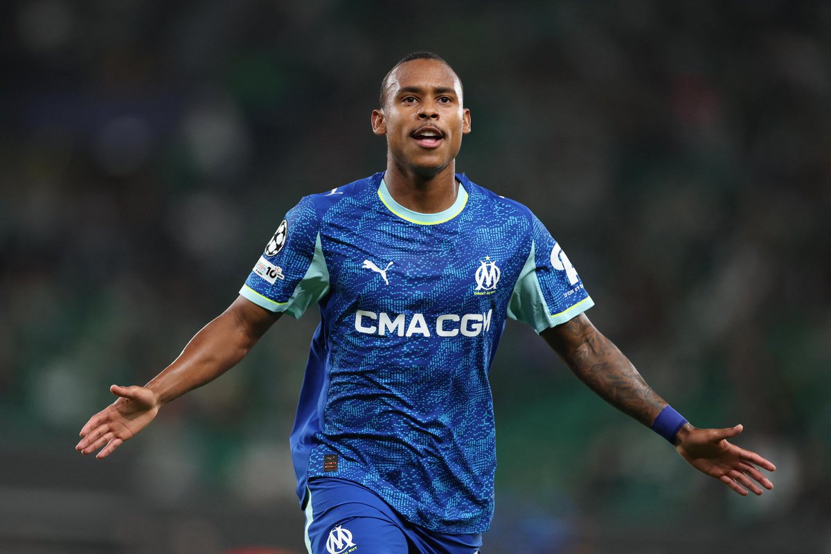 Dans les choses positives à retenir :

- la montée en puissance de Paixão 
- Aguerd toujours aussi solide
- Notre première mi-temps 
- Un Vermeeren qui montre de belles choses 
- Le parcage qu'on a entendu jusqu'à Marseille

Focus sur Lens maintenant ! 👊