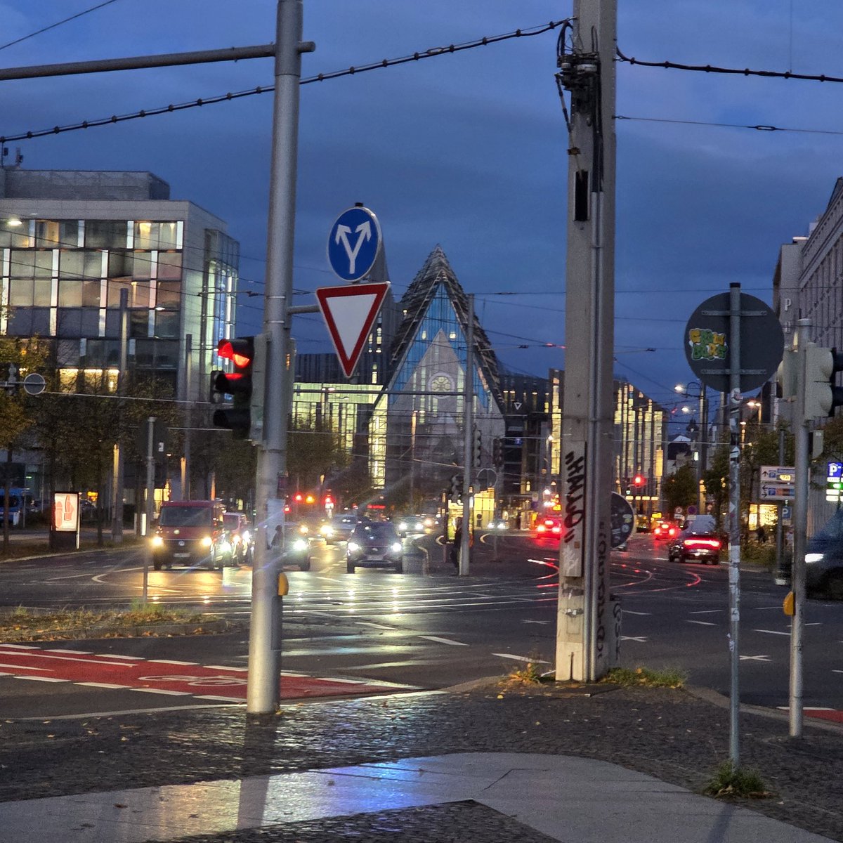 Oxymoron tweet media