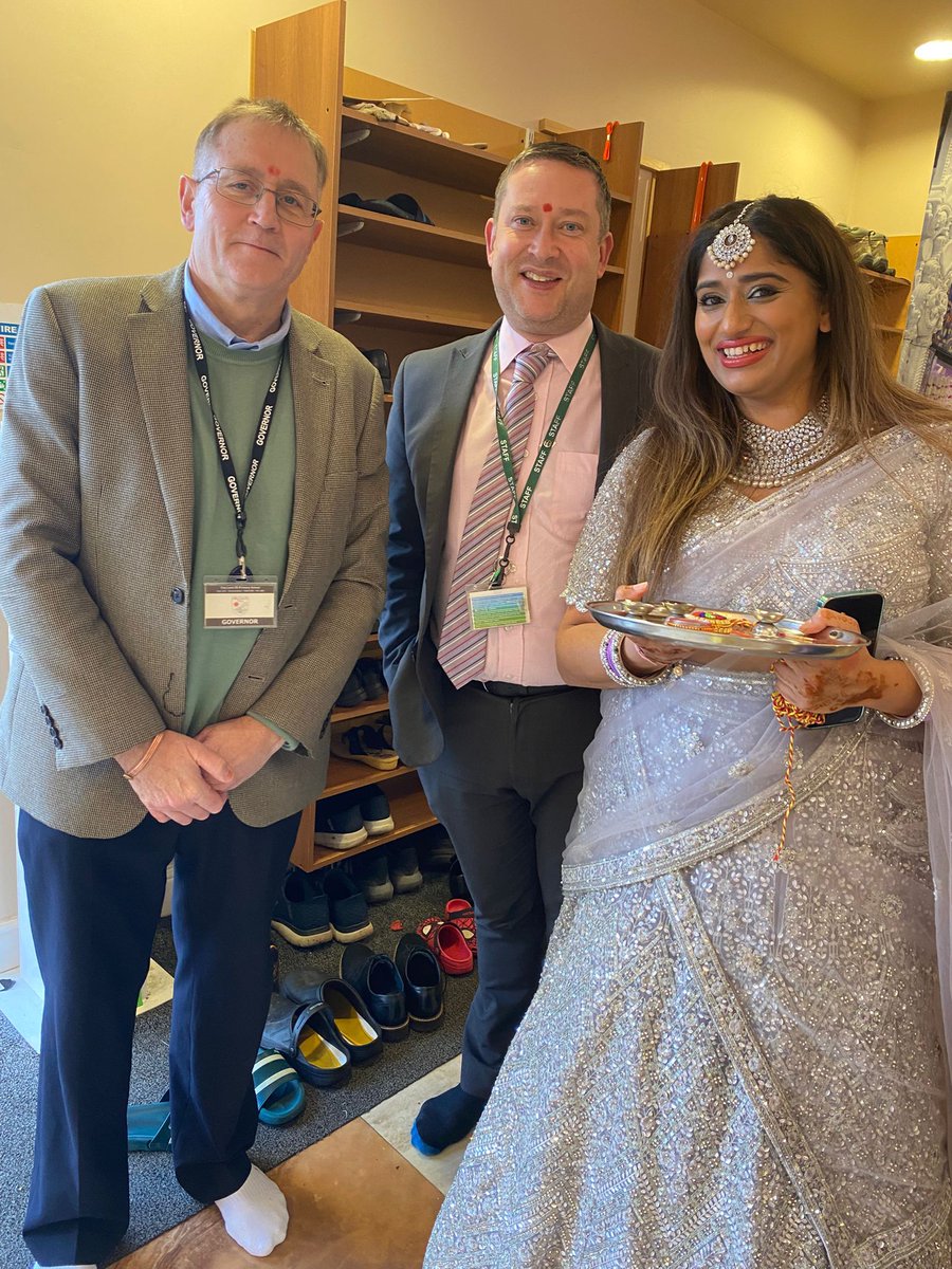 Yesterday afternoon, Mr Ashmore and Mr Teague visited the BAPS Shri Swaminarayan Mandir in Preston community event. We received a very warm welcome. It was great to speak to our pupils/ families celebrating the Hindu New Year.