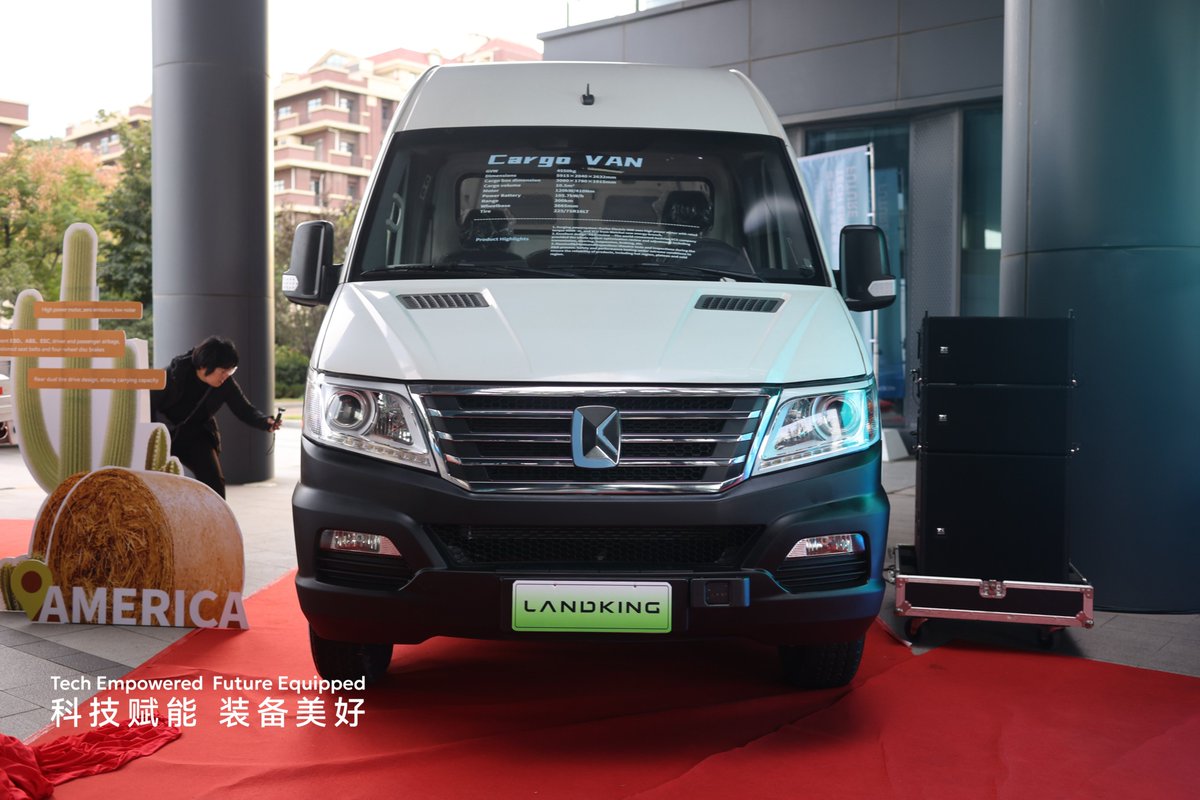china_truck's tweet image. 🔥 Highlights of the show: the new X7, X1, and VAN — designed for comfort, efficiency, and performance across every transport scenario.
Which one fits your business best? 💡
#SmartLogistics #Sustainability #TruckInnovation