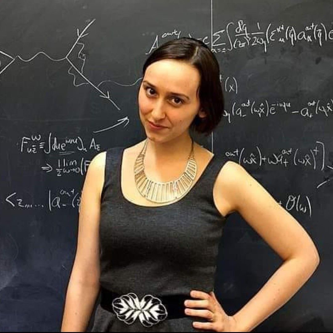 ShreyashhXL's tweet image. That one programming baddie in every college