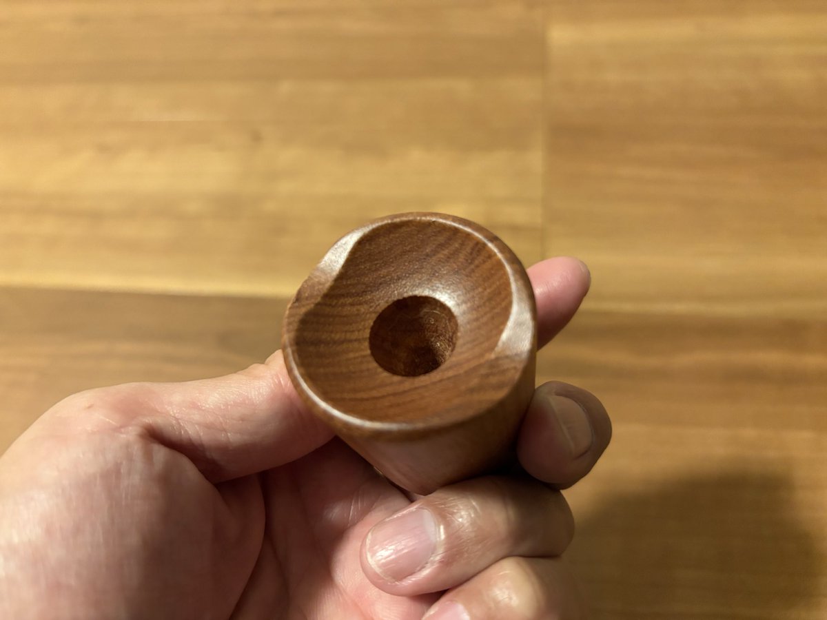 Haiao_ito's tweet photo. Crelaxioさんから頂いたペンスタンドとグローブ！
これだけでテンション上がる😊

僕はとんでもなく絵が下手ですが、なんか綺麗なイラスト描けるような気がする。

まずは見た目から入るタイプ🫡
#Crelaxio #液タブ　#イラスト https://t.co/fPAqpZgtb0
