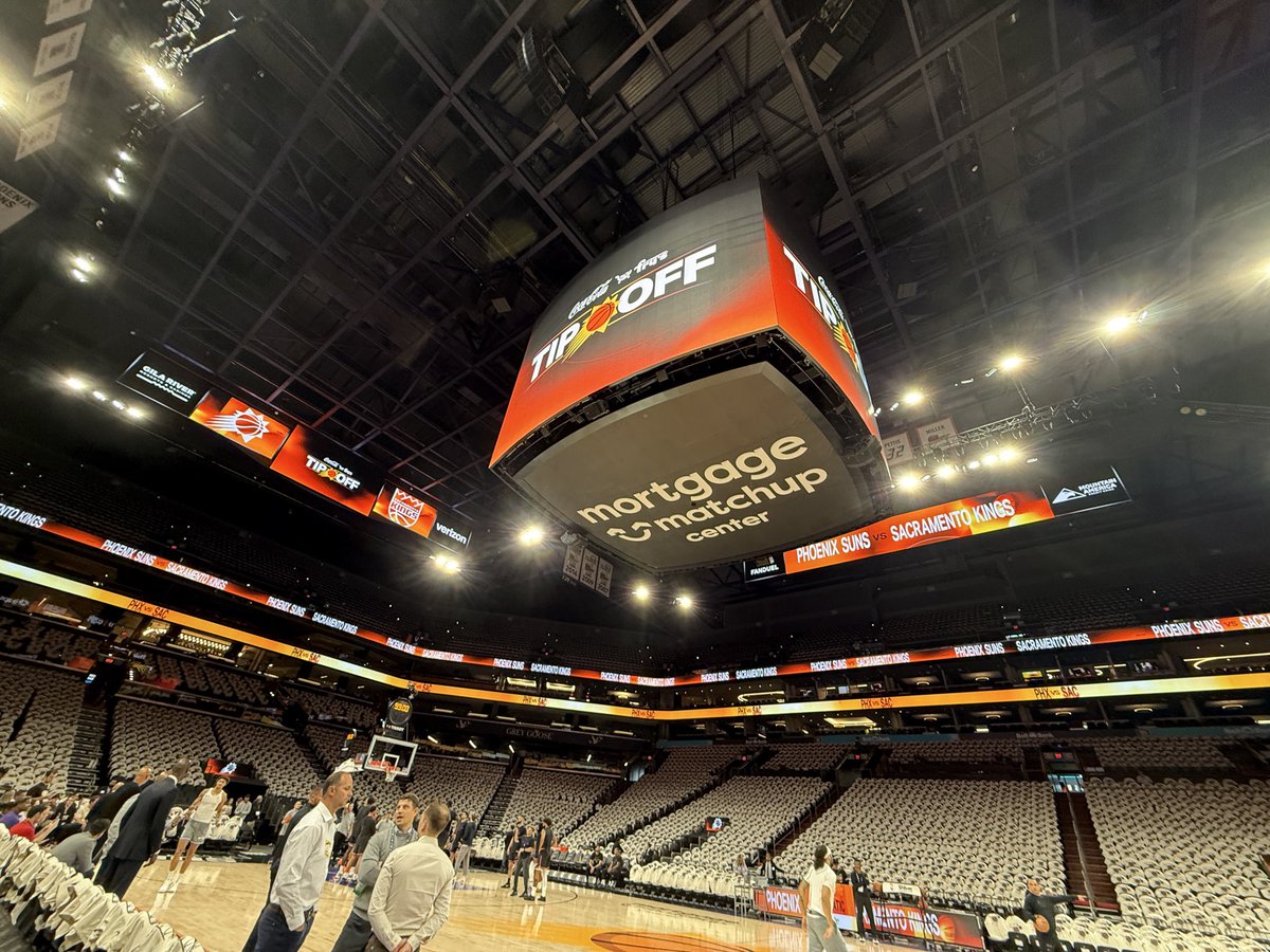 GFXGuyAZ's tweet image. Tonight kicked off my 22nd year with the Phoenix Suns as a graphics operator. The best part of the night was seeing the Suns WIN! #xpression