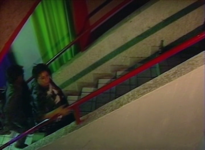 WEB-DL 528p (695 MB).
Con subtítulos incrustados en inglés.