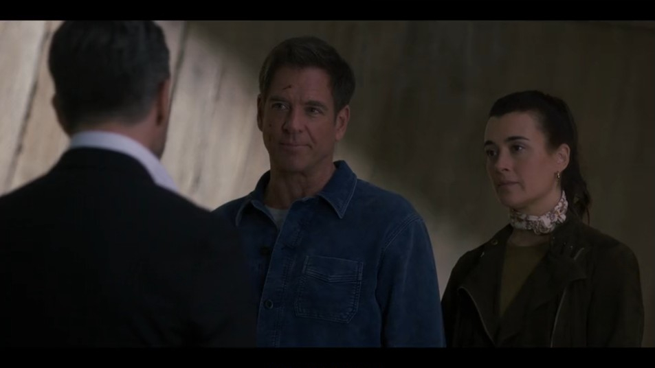 JavaJunkie91's tweet image. "We will get you into the server room, but we are not confessing to anything until we know that Tali and Sophie are safely in another country with new identities."

#TonyandZiva