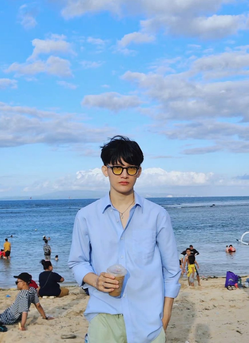 iktsn_'s tweet image. kangen banget pantai🥹