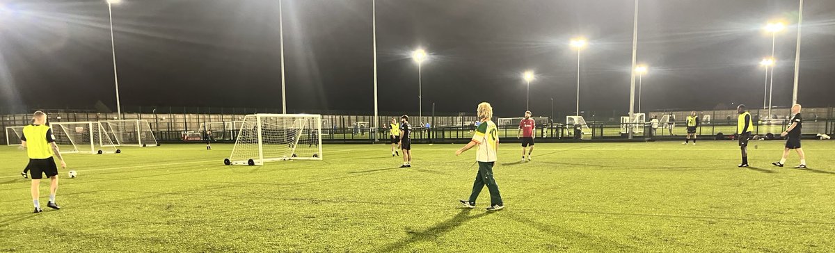 Great Session yesterday evening.  Follows a successful Paris trip.  Proud of the team at the minute. 

We introduced our new <a href="/Pipekit/">PIPEKIT</a> player of the week trophy.  This week going to new attendee Brad who has come in to an established team.