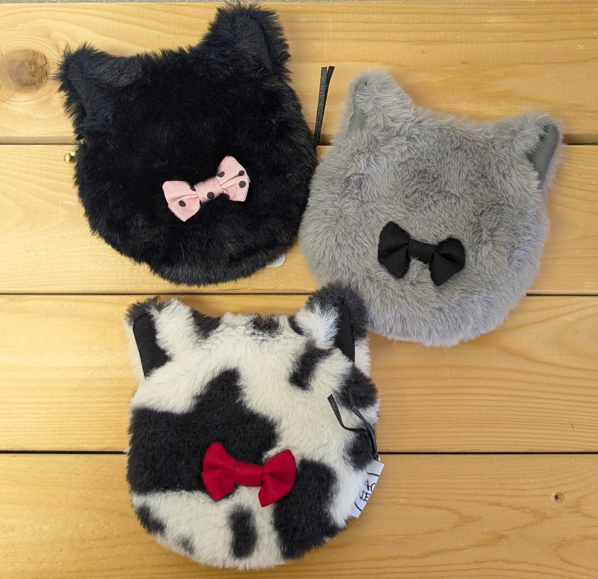 ACHINEKO
<a href="/achineko/">あちねこ</a>

ファーシュシュ 900円
ファー猫耳ポーチ(リボン) 1500円

秋冬にピッタリのモコモコアイテムが納品されました🐈‍⬛⸒⸒⸒⸒🐾

#Mimy委託作家 #通販可能 #取り置き可能