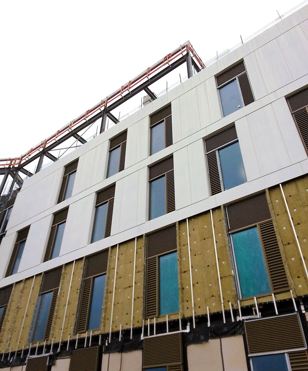 LongworthFacade's tweet image. Progress shots of our facade installation at Royal Shrewsbury Hospital, where we are working for our key client VINCI Building UK 

#shrewsbury #roofing #cladding #constructionuk #rainscreen