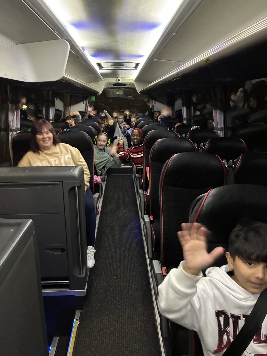 BallanceMiss's tweet image. We are off! Team Jasper are on the way to London @MissBorrellMG @TeamManorGreen  #7mustsofFocusTrust @FocusTrust1