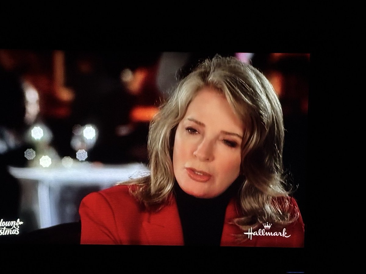 mchkzn's tweet photo. Is that the lady from Days of Our Lives who got possessed, in this Hallmark Christmas movie ? #HallmarkLife https://t.co/cCDXjSb9tE